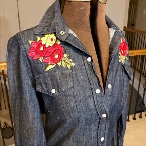 🌸 Planet Blue Jean Snap Button Top – Floral Embroidery, Long Sleeve 🌸